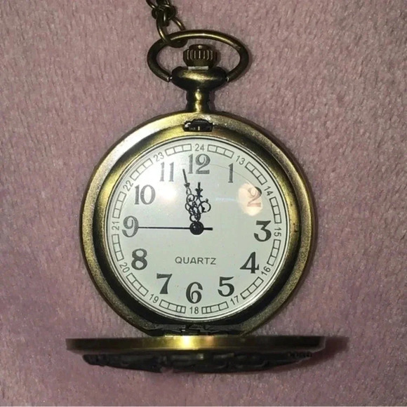 Legend of Zelda Gleeok 3 Headed Dragon Bronze Pocket Watch and Chain NWT - Picture 2 of 4